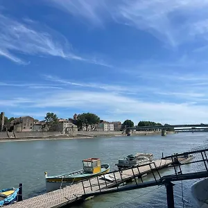 Refuge La Nuit Etoilee, Cosy Bedroom Au Bord De L'eau, View On River Or Garden, Center 5 Mn Walk, Free Wifi, Coffee, Tea, Parking Arles